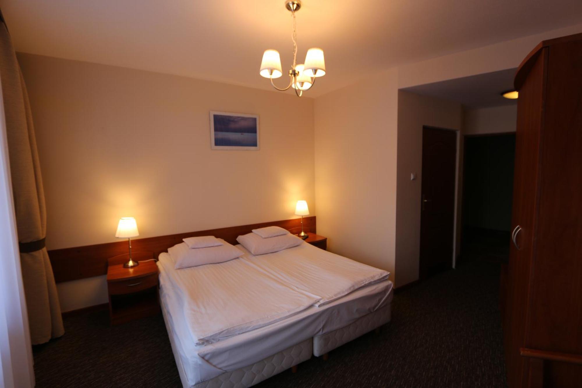 Cztery Wiatry Aparthotel Korytnica  Exterior photo